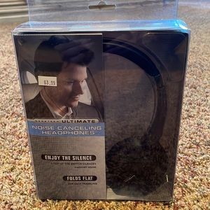 Noise canceling headphones